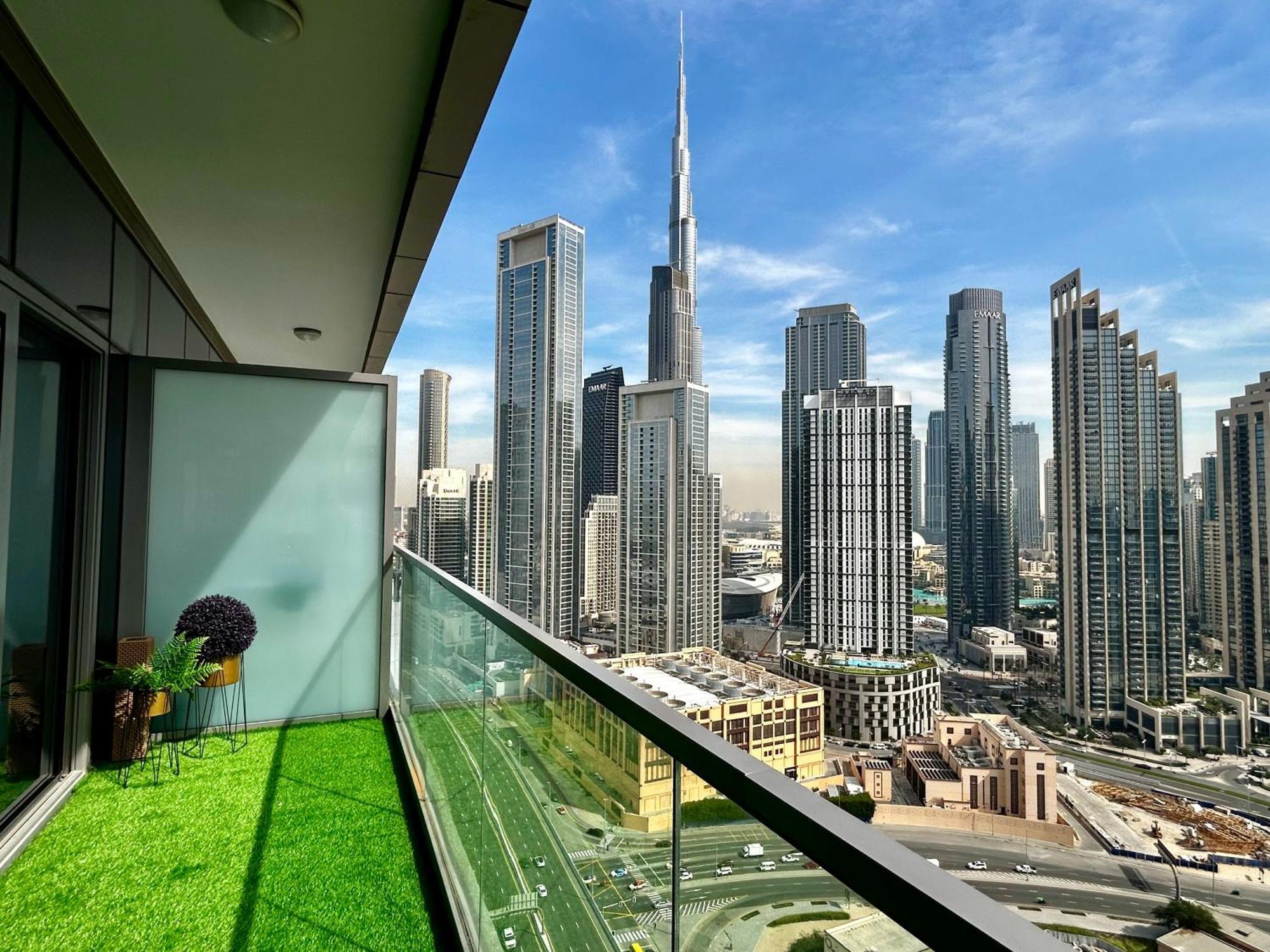 Burj Khalifa Views 2Br With Infinity Pool Downtown Appartement Dubai Buitenkant foto