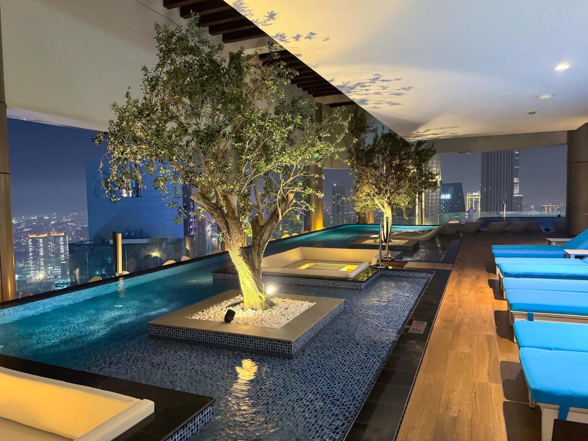 Burj Khalifa Views 2Br With Infinity Pool Downtown Appartement Dubai Buitenkant foto