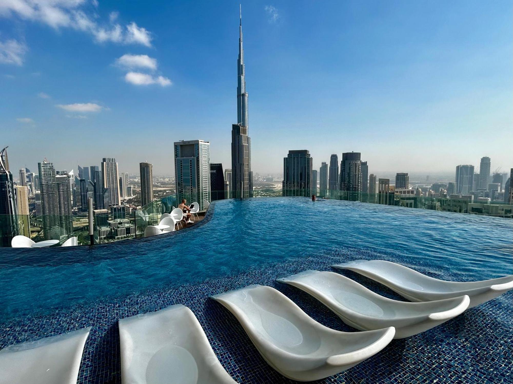 Burj Khalifa Views 2Br With Infinity Pool Downtown Appartement Dubai Buitenkant foto