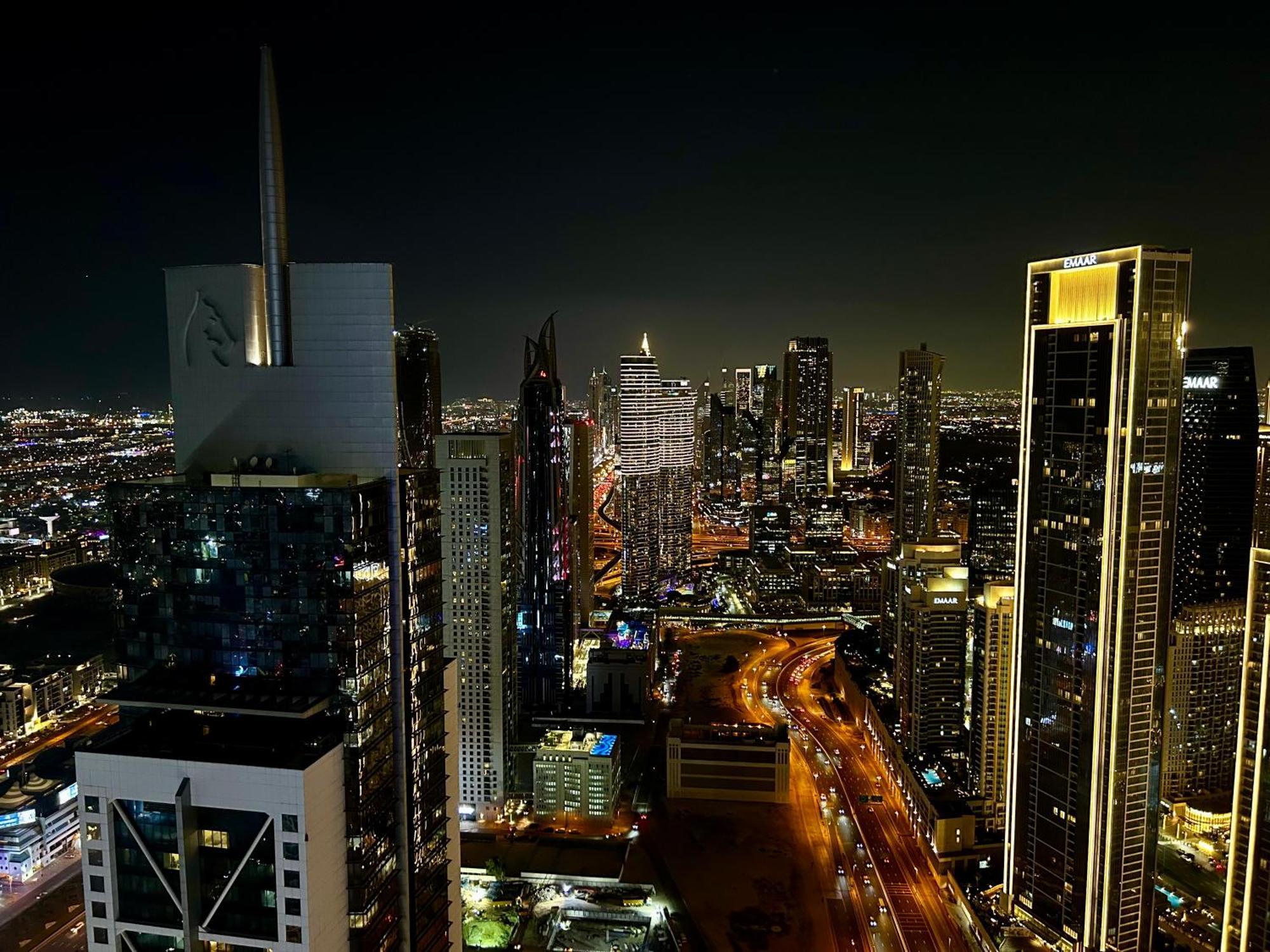 Burj Khalifa Views 2Br With Infinity Pool Downtown Appartement Dubai Buitenkant foto